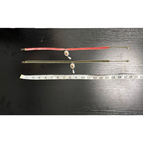 Handmade Victorian Style Rose and Pearl Drop Pendant Velvet Choker Necklace - Picture 6 of 7